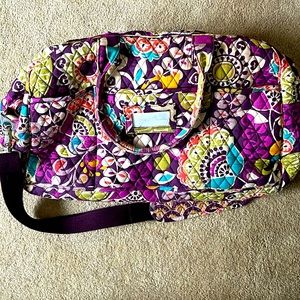 Vera Bradley duffle bag, large, with detachable long asjustable strap & handles